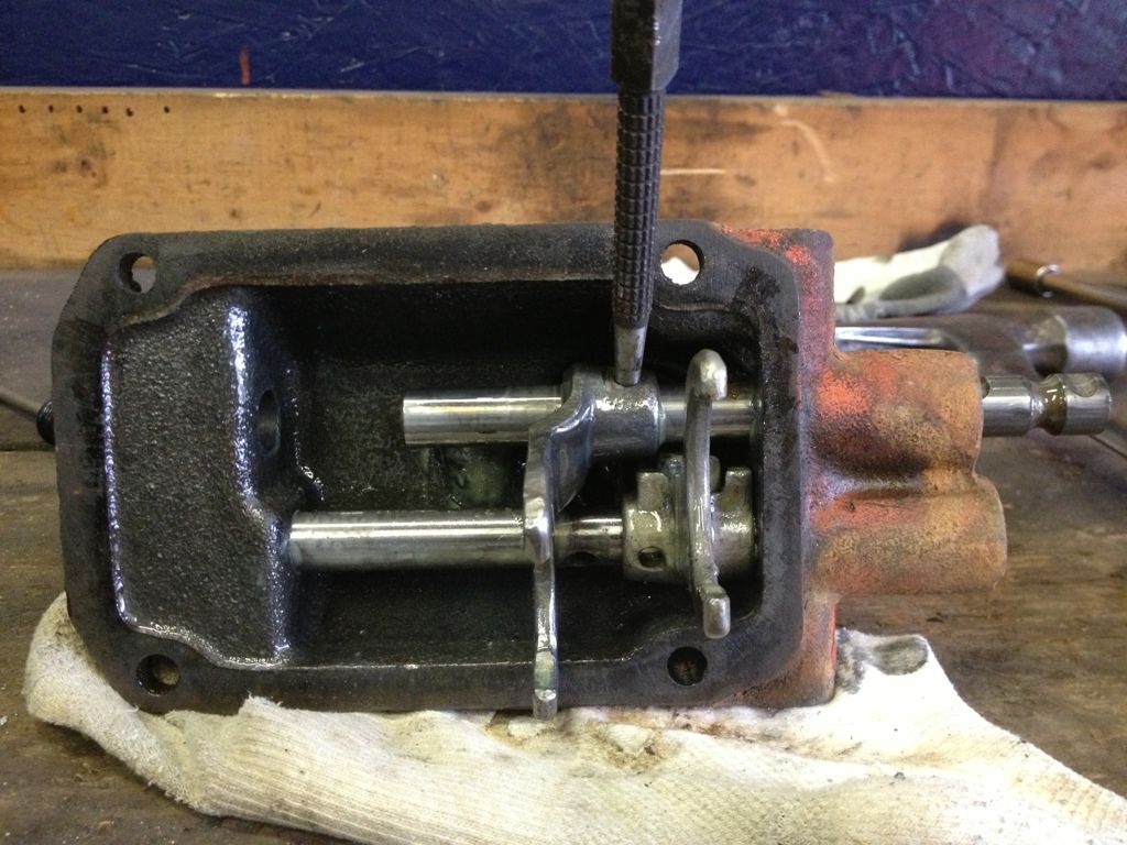 How To Repair A T92 Transmission Shifter Button Power King, Economy